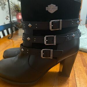 New.Harley-Davidson Black Heeled Boots Sleek and Sturdy